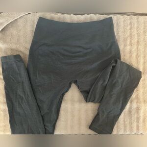 Alphalete Amplify Grey Leggings Size M